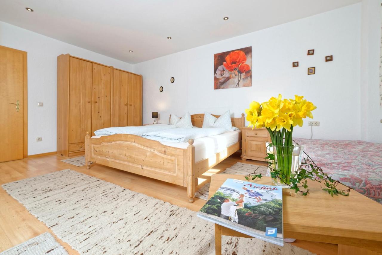 Gaestehaus Koyerbauer Boardinghouse 아샤우임히엠가우 외부 사진