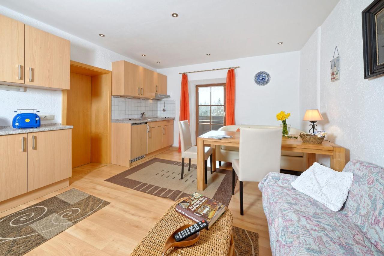 Gaestehaus Koyerbauer Boardinghouse 아샤우임히엠가우 외부 사진