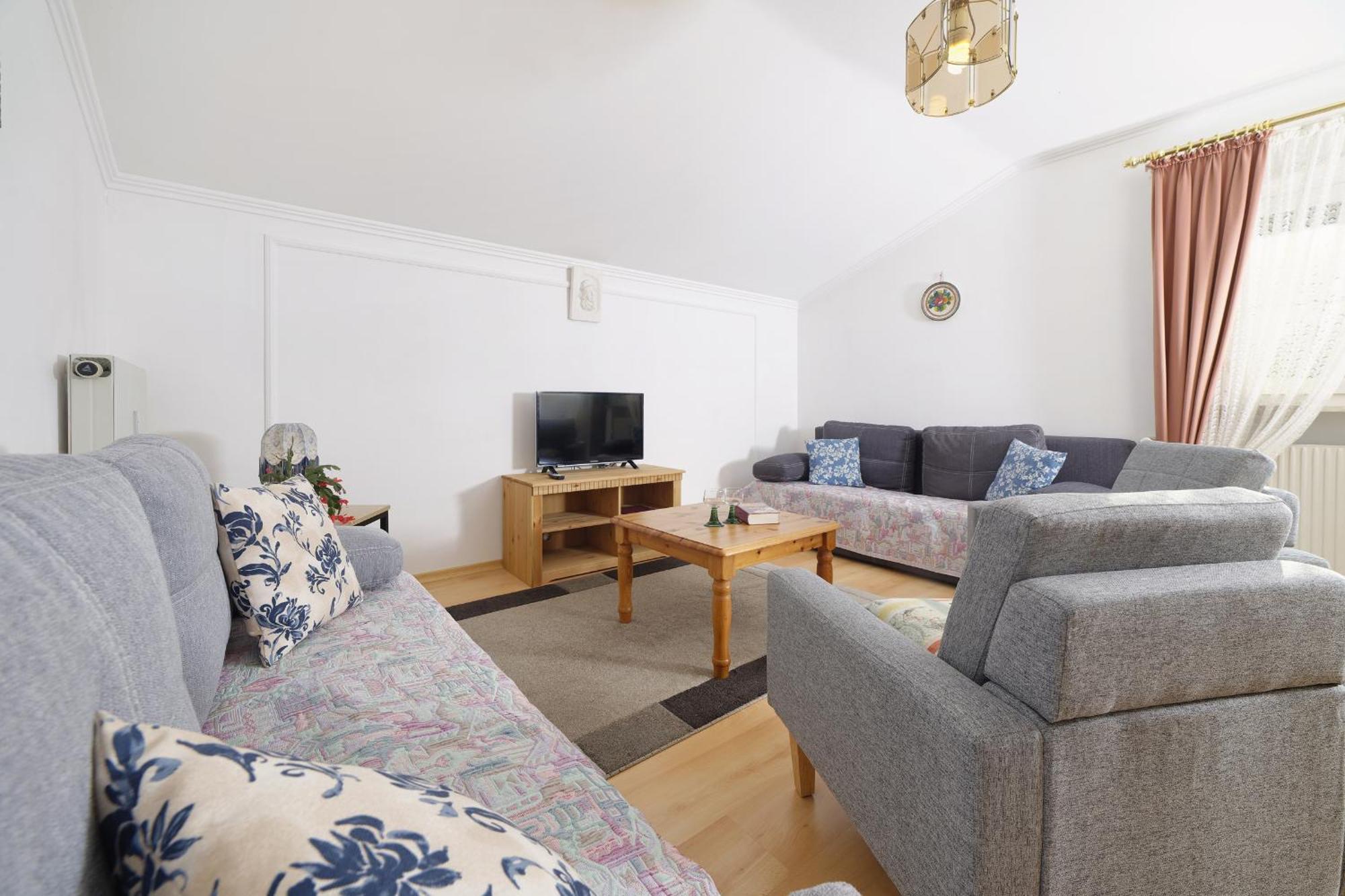 Gaestehaus Koyerbauer Boardinghouse 아샤우임히엠가우 외부 사진